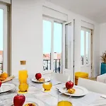 Smart Flat River Views & Ntflix By Homeful Homes