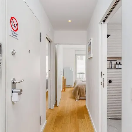 Smart Flat River Views & Ntflix By Homeful Homes