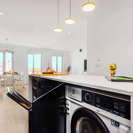 Apartment Smart Flat River Views & Ntflix By Homeful Homes Lisbon