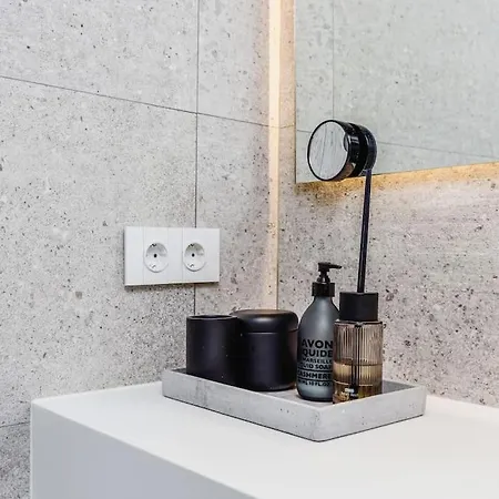 Smart Flat River Views & Ntflix By Homeful Homes Apartment